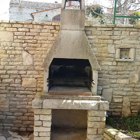 With A Parking Space Rakalj, Marcana - 15250 קרניצה
